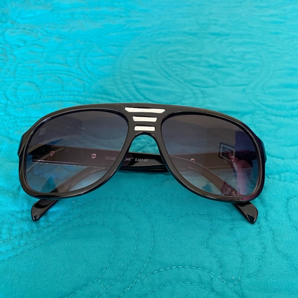 Edge Sunglasses - Picture 4 of 4